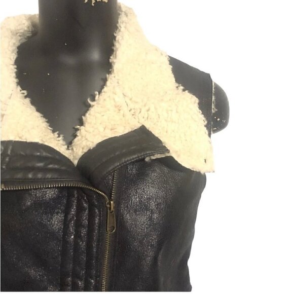 Sanctuary Faux Suede Sherpa Shearling Vest Black Size Small - Picture 3 of 6
